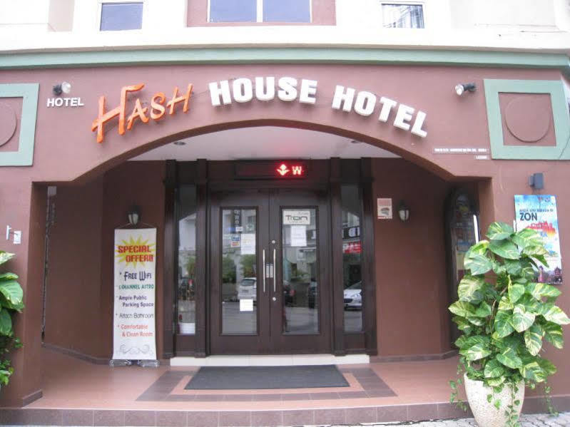 Oyo 1192 Hash House Hotel Malacca Buitenkant foto