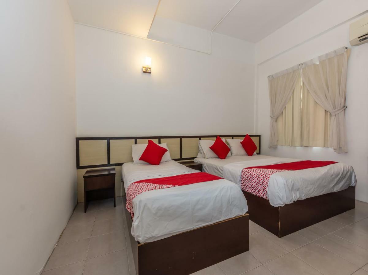 Oyo 1192 Hash House Hotel Malacca Buitenkant foto